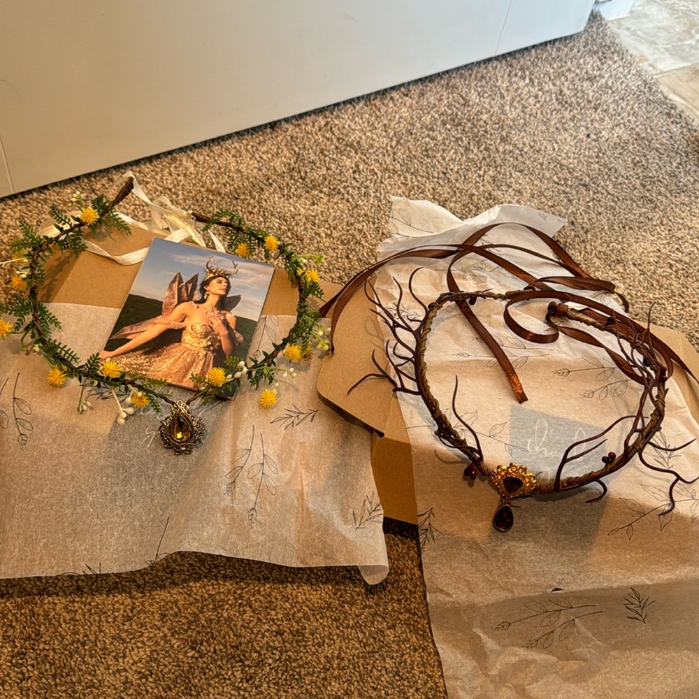 Two Mostory Head Wreaths